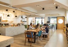Restaurant 6 T Hostel Victory Monument