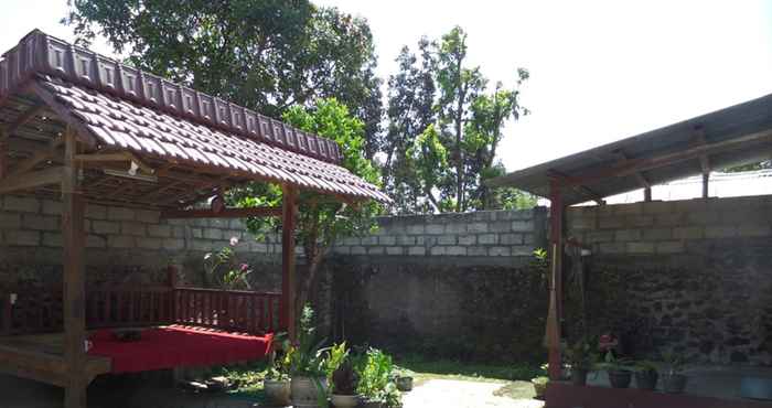 Bên ngoài Kalianyar Homestay