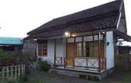 ภายนอกอาคาร 7 Guesthouse Kawah Wurung