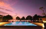 Swimming Pool 2 Sylvia Beach Villa