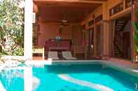 Swimming Pool Villa Darawadee