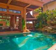 Swimming Pool 3 Villa Darawadee