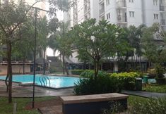 수영장 4 Apartment Paragon Village Clean Room at Karawaci by Vichi Pro