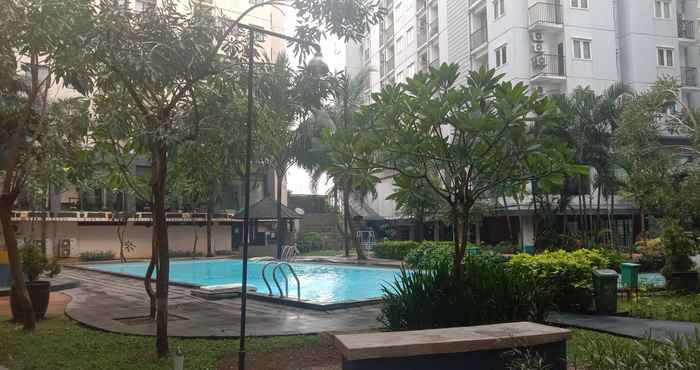 Swimming Pool Apartment Paragon Village Cozy Room at Karawaci by Vichi Pro