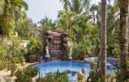 Kolam Renang 3 Relaxing Palm Pool Villa & Tropical Garden