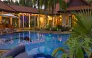 Kolam Renang 5 Relaxing Palm Pool Villa & Tropical Garden