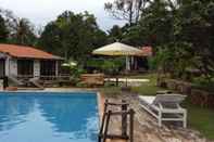 Swimming Pool Chez Que Forest Bungalow 