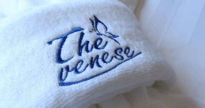 ภายนอกอาคาร The Venese Hotel