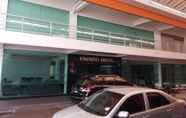 Bangunan 6 Eminent Hotel