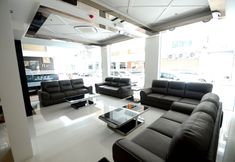 Lobby 5 Eminent Hotel