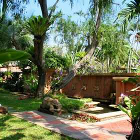 Riviera Resort Pattaya 1, Hotel Starbucks Shell Pattaya Inbound