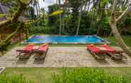 Swimming Pool 5 Buah Nagasari Cottage 