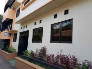 Luar Bangunan 4 Simple Room at Guesthouse Menur