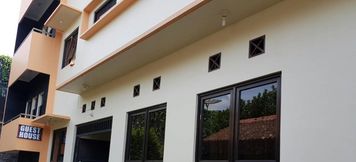 Exterior 5 Simple Room at Guesthouse Menur