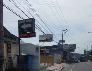 Luar Bangunan 2 Clean Room at Guesthouse Menur