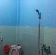 In-room Bathroom 5 Truc Mai Guesthouse Pleiku