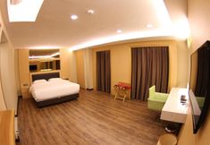 Bedroom 5 J.C Mark Hotel