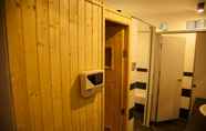 ห้องน้ำภายในห้อง 7 Cao Hostel