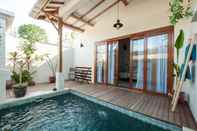 Kolam Renang KeRensia Private Pool Villas