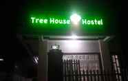 Luar Bangunan 2 Tree House Hostel