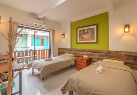 Bedroom Banthat Thong Hostel