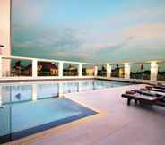 Swimming Pool 6 Kantary Hotel and Serviced Apartments, Kabinburi