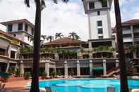 Kolam Renang D'Holiday Suite Apartments