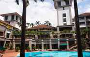 Kolam Renang 3 D'Holiday Suite Apartments