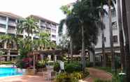 Kolam Renang 5 D'Holiday Suite Apartments