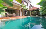 Swimming Pool 5 Casa Okta Villa by Gamma Hospitality