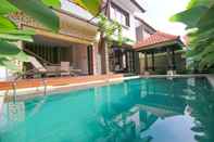 Swimming Pool Casa Okta Villa by Gamma Hospitality