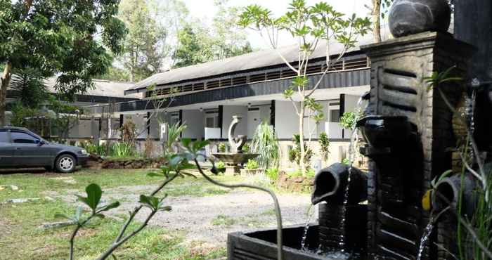 Luar Bangunan Puri Tomat Hotel