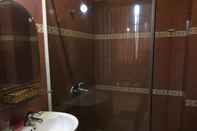 In-room Bathroom Hoang Gia 1 Hotel Pleiku