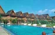 สระว่ายน้ำ 4 Alun Alun Gumati Resort