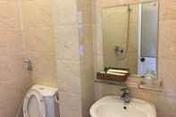 Toilet Kamar Hoang Gia 3 Hotel Pleiku