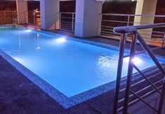 Kolam Renang 7 Cozy Homestay
