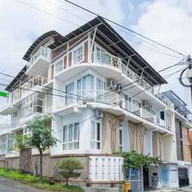 Urbanview Hotel Omah Anin Batu by RedDoorz 2, Hotel Blimbing