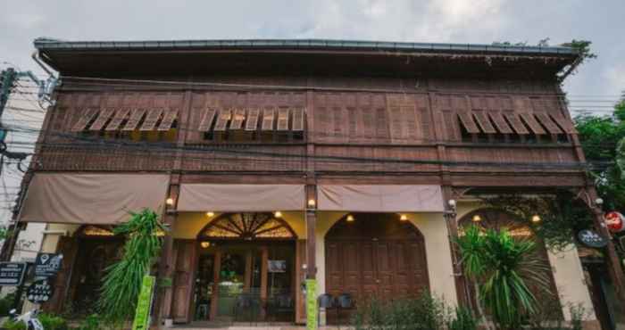 ภายนอกอาคาร The Prink Cafe & Hostel