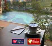 Swimming Pool 6 Hotel Gunawangsa MERR