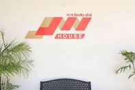 Lobi JJW House 