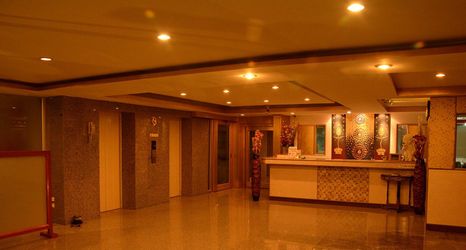 로비 2 Pohseen Grand Palace