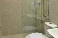 Toilet Kamar Ritz Astor Hotel