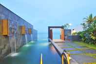 Kolam Renang The Nchantra Pool Suite Residences