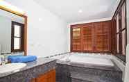 In-room Bathroom 4 Chai Nam Condo - 2 Bed Beachfront Apartment at Bang Tao Beach Phuket