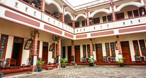 外観 2 Hotel Laweyan Solo