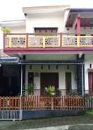 EXTERIOR_BUILDING Homestay Syariah Cempaka - Three Bedroom