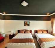 Bedroom 2 Hoang Hoa Hotel
