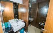 Toilet Kamar 6 The Jasmine Nai Harn Beach Apartment by Pro-Phuket