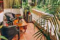 Ruang untuk Umum Big Apartment With Garden Balcony In West Lake