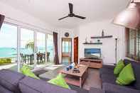 Lobby Interstellar Beachfront Villa A - Samui 2 Bed Beachside Villa